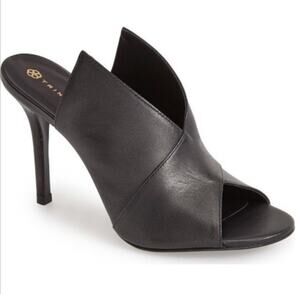Trina Turk Black Laguna Leather Heel Sz 6.5